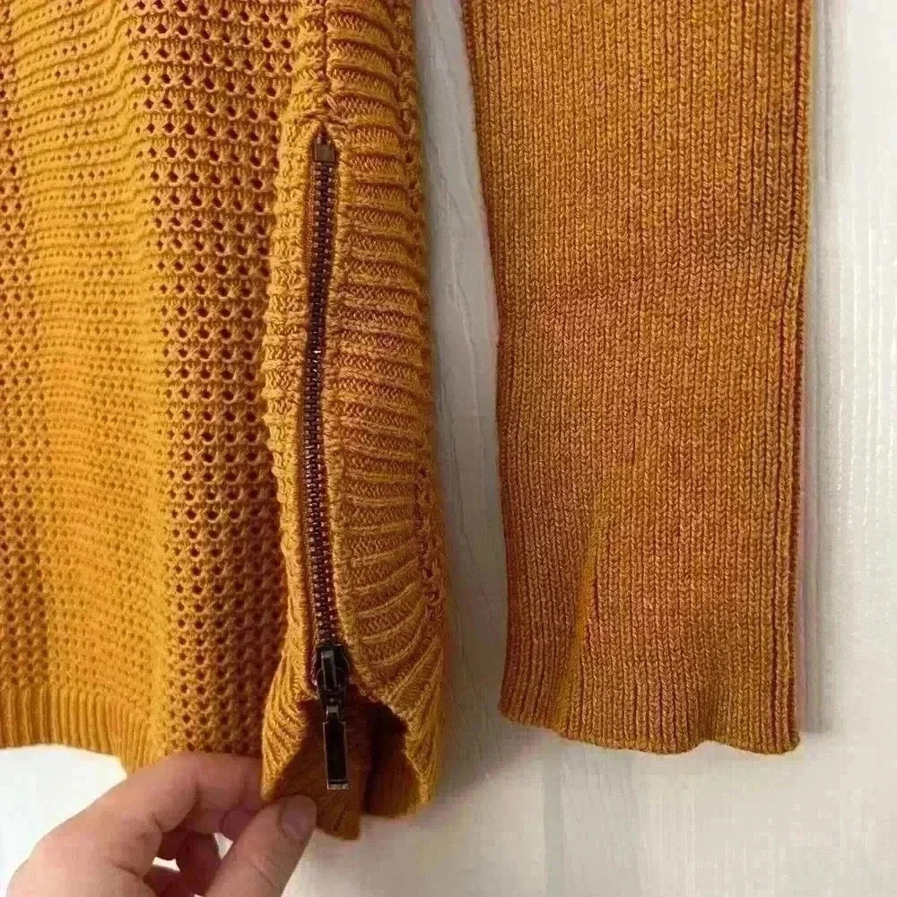 Knit Pullover Sweater - Picture 5 of 8